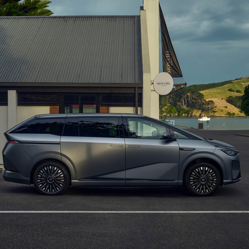 2027 Xpeng Motors X9 Side View